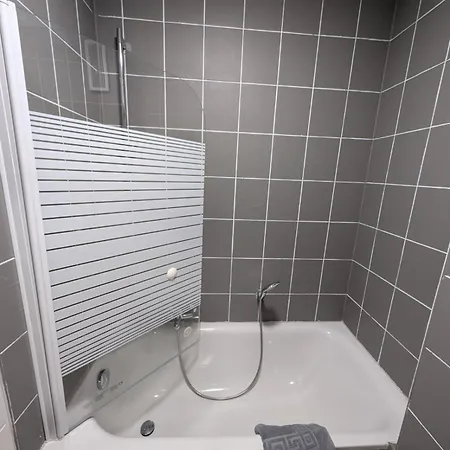 דירה Stylish Center, Quiet & Cozy *